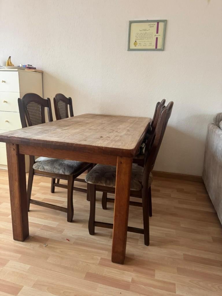 Houte tafel met 4x stoelen gratis mee nemen, Huis en Inrichting, Tafels | Eettafels, Ophalen, Gebruikt, 50 tot 100 cm, 150 tot 200 cm