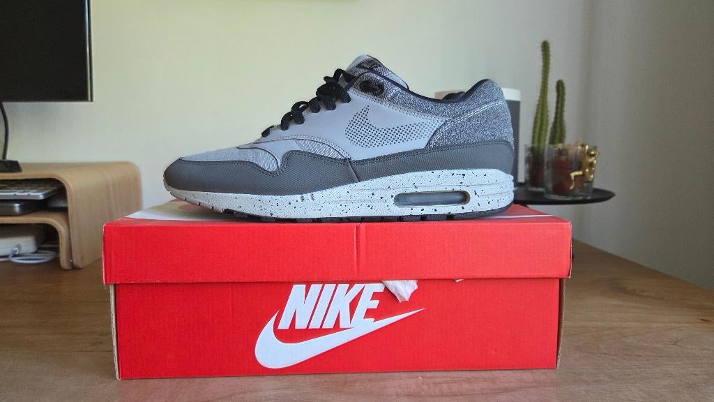 Nike Air Max 1 SE - Ripstop Grey - US10, Kleding | Heren, Schoenen, Overige kleuren, Nike, Ophalen of Verzenden, Sneakers of Gympen