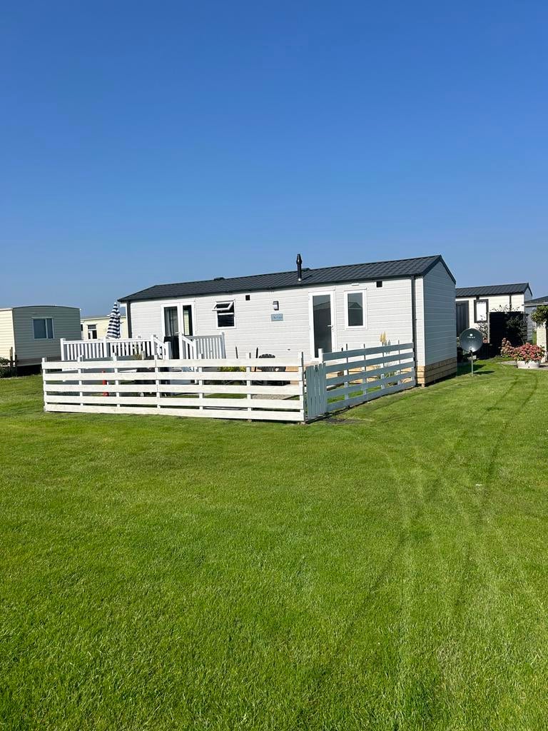 Luxe Stacaravan Chalet 2025 aan Zee met Ruim Terras, Tot en met 4