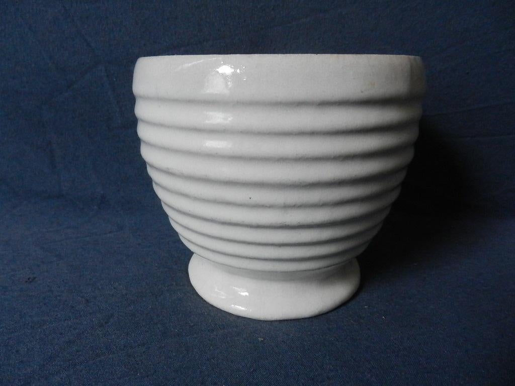 Fraaie Brouwer aardewerk wit en geribde bloempot h. 10,8 cm., Antiek en Kunst, Antiek | Keramiek en Aardewerk, Ophalen of Verzenden