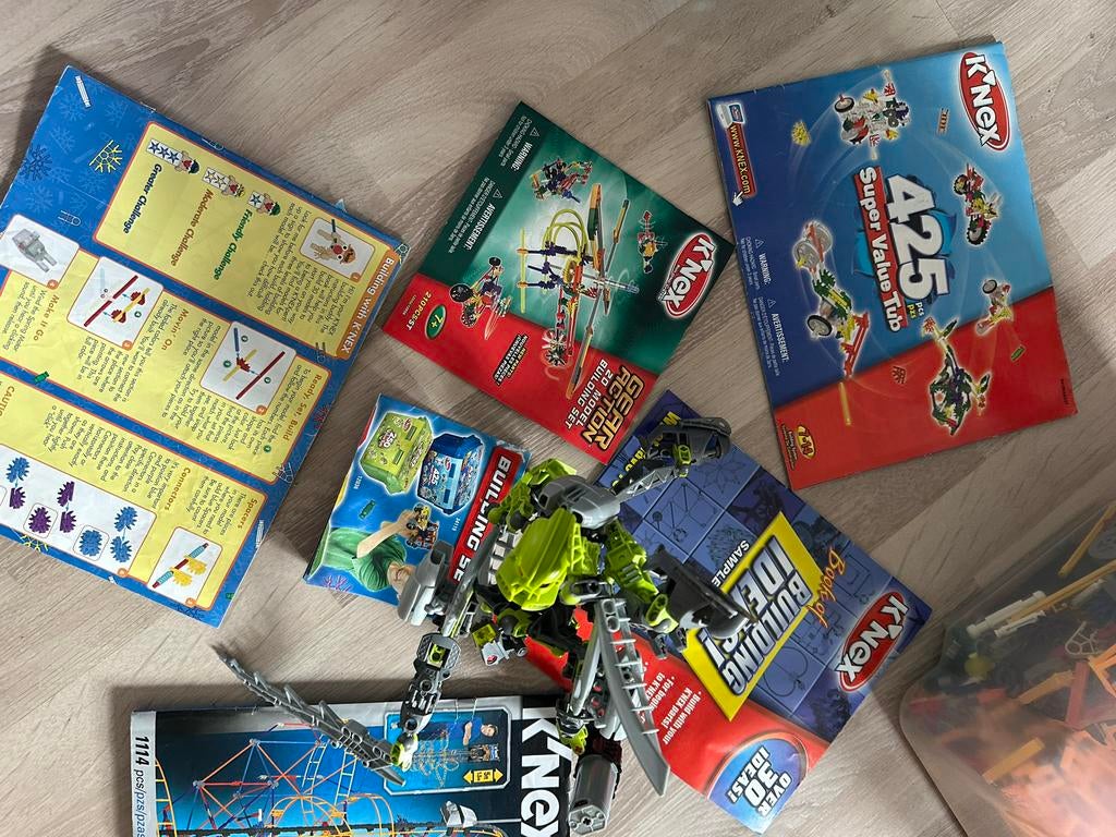 Grote Knex doos met Serpents spiral coaster en boeken, Ophalen, Gebruikt, K'nex