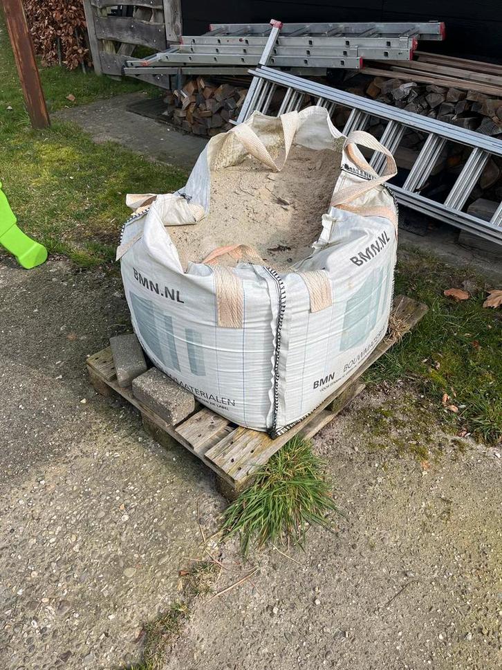 Metselzand - bijna 1 m3 in big bag, Tuin en Terras, Zand, Gebruikt, Metselzand, Ophalen