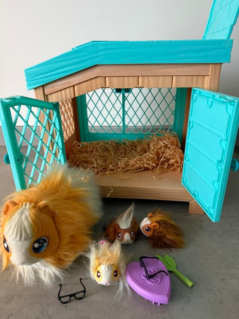 Little Live Pets: Mama Surprise Cavia met baby's, Ophalen, Zo goed als nieuw, Jongen of Meisje