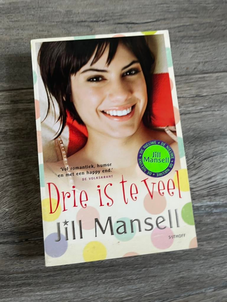 Jill Mansell - Drie is te veel, Ophalen of Verzenden, Gelezen, Jill Mansell