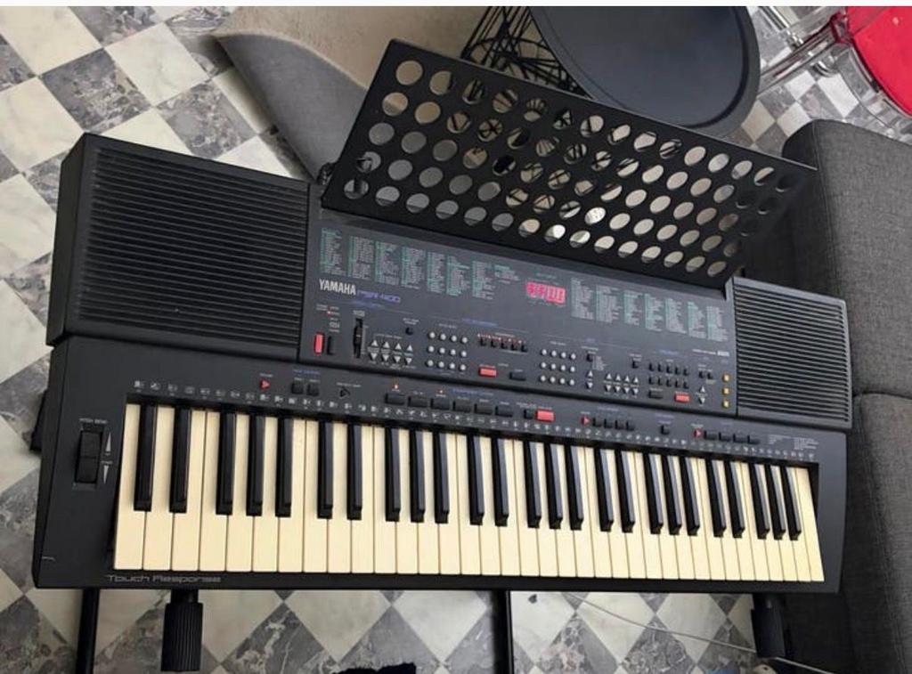 Yamaha PSR-400 Keyboard met standaard, Muziek en Instrumenten, Yamaha, Ophalen of Verzenden, Met standaard, 61 toetsen