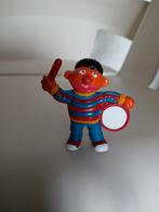 SESAMSTRAAT ERNIE MET TROMMEL POPPETJE., Verzamelen, Poppetjes en Figuurtjes, Ophalen of Verzenden, Gebruikt