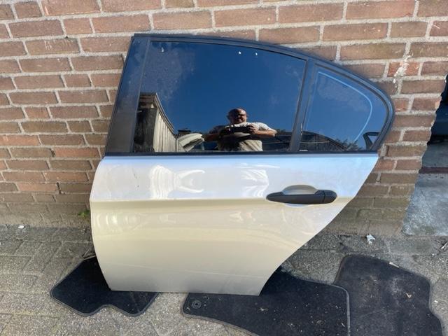 Portier Links Achter BMW 3 serie (E90) (2005-09/2011-10), Gebruikt, Petuelring 130, München 80809, , Duitsland, BMW, Bayerische Motoren Werke AG