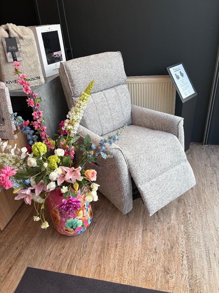 Sta-op stoel Avanto lichtgrijs stof draadloos, Huis en Inrichting, Fauteuils, Nieuw, 75 tot 100 cm, Ophalen of Verzenden, 50 tot 75 cm