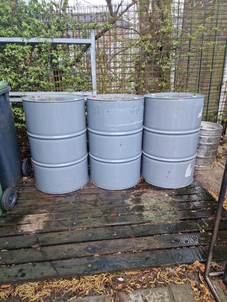 3 olievaten 200 ltr, Doe-het-zelf en Verbouw, Overige Doe-het-zelf en Verbouw, Ophalen