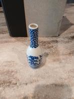 Antieke Japanse Imari stijl vaasje, blauw-wit porselein, Antiek en Kunst, Ophalen of Verzenden