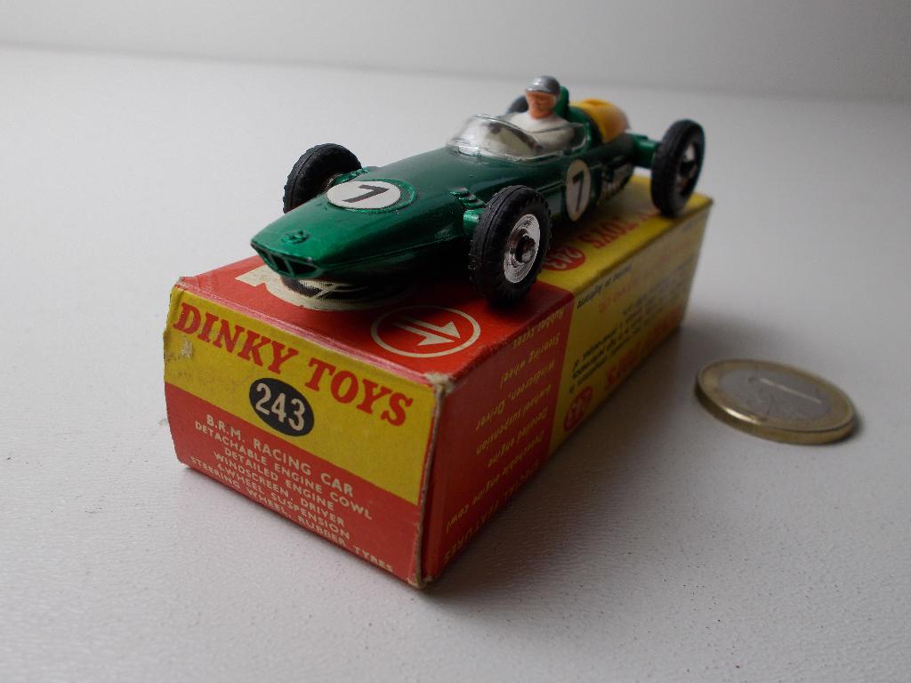 Dinky Toys GB 243 BRM 2.5L F1 1964 Avec Pilote - Échelle 1/43, Zamak, état Quasi Neuf