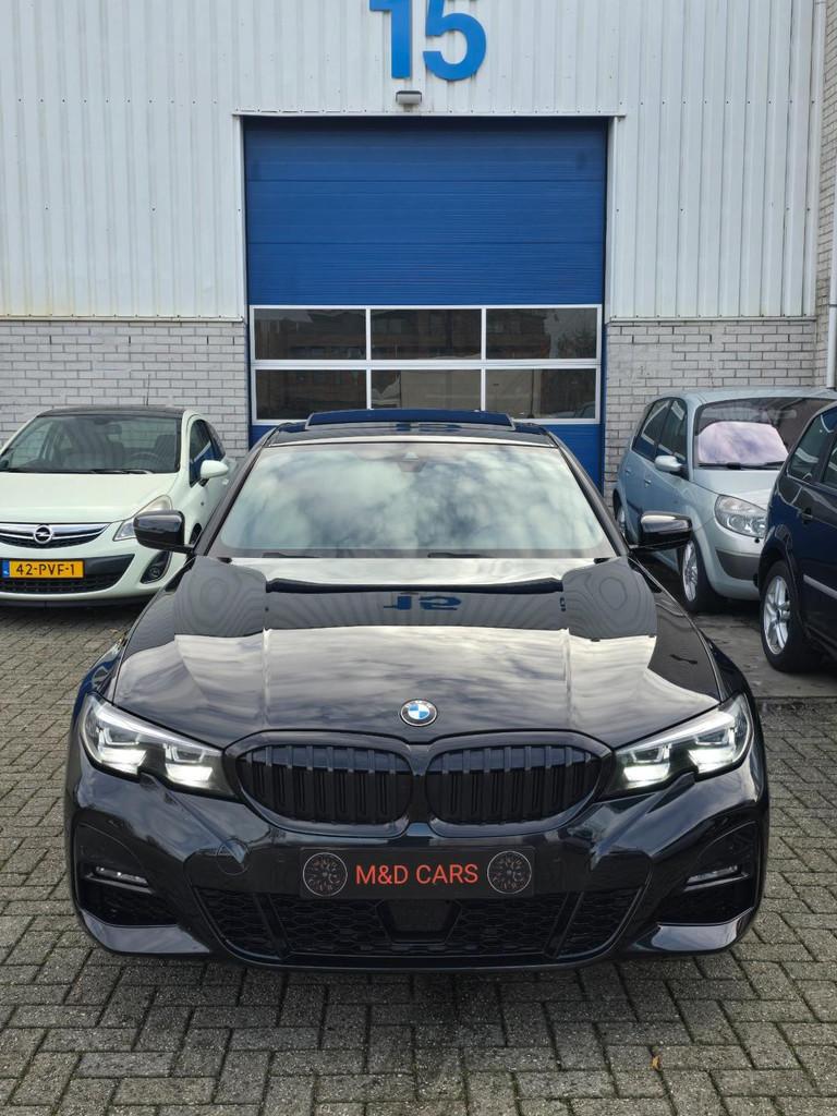 BMW 3-serie 330i High Executive AUTOMAAT/M PAKKET/SCHUIFDAK/, Automaat, 1998 cc, Achterwielaandrijving, Gebruikt