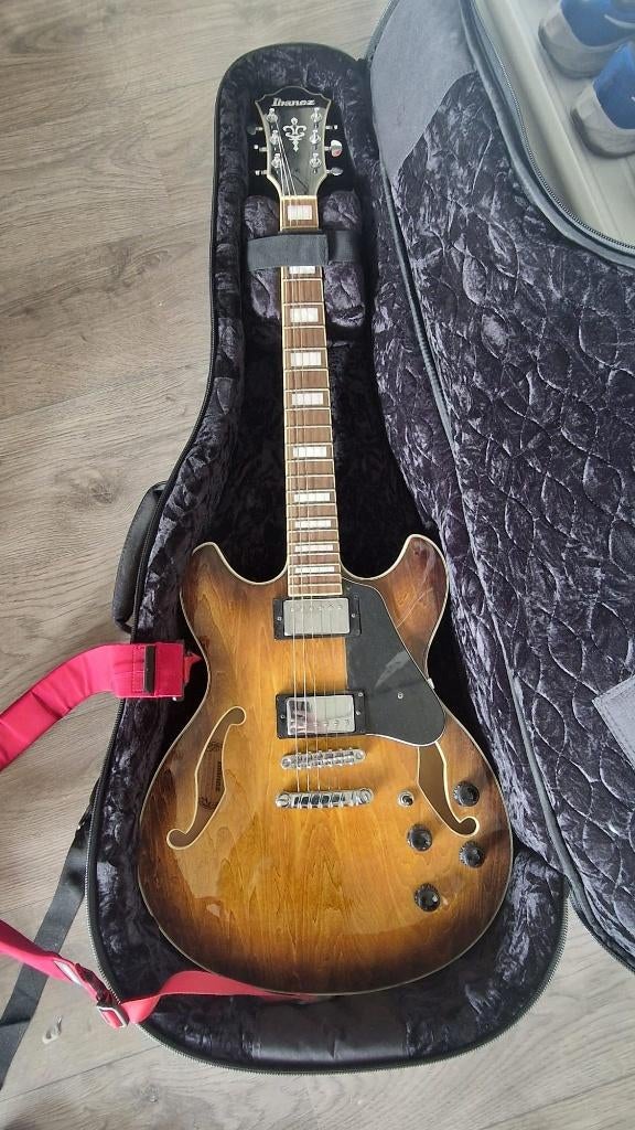 Ibanez Guitar + Boston Bag + guitar stand, Ophalen of Verzenden, Zo goed als nieuw, Overige typen, Met koffer