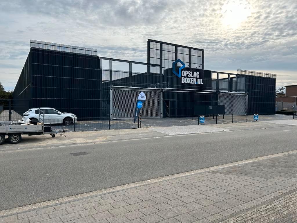 VOOR DE BELEGGER Garagebox Breda te koop 7% rendement!, Auto diversen, Autostallingen en Garages