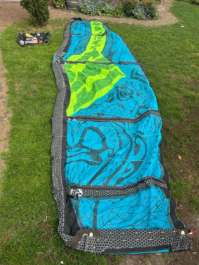 Naish Torch 11m kite inclusief bar, Watersport en Boten, Kitesurfen, Ophalen, Gebruikt, Bar, Geen board