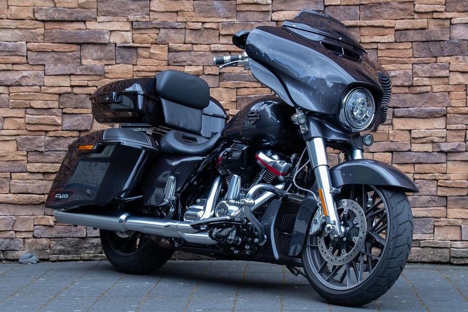 Harley-Davidson FLHXSE Street Glide CVO 117 (bj 2020), Info@harley-davidson.com, Bedrijf, 1917 cc, Harley--Davidson