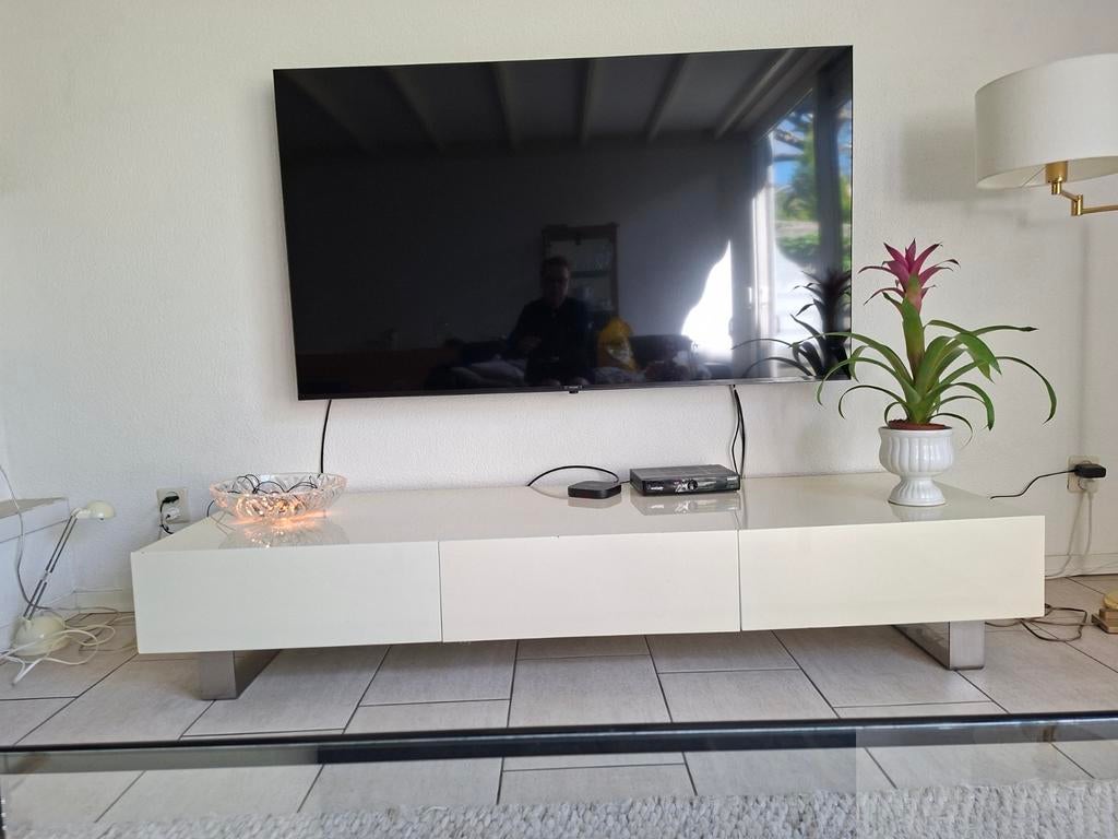 TV meubel gratis, breedte 1.80/ hoogte 32 cm./ diepte 60cm., Gebruikt, 50 tot 100 cm, Ophalen of Verzenden, 25 tot 50 cm