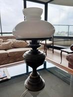 Oude tafellamp met melkglas kap MOET SNEL WEG!, Ophalen