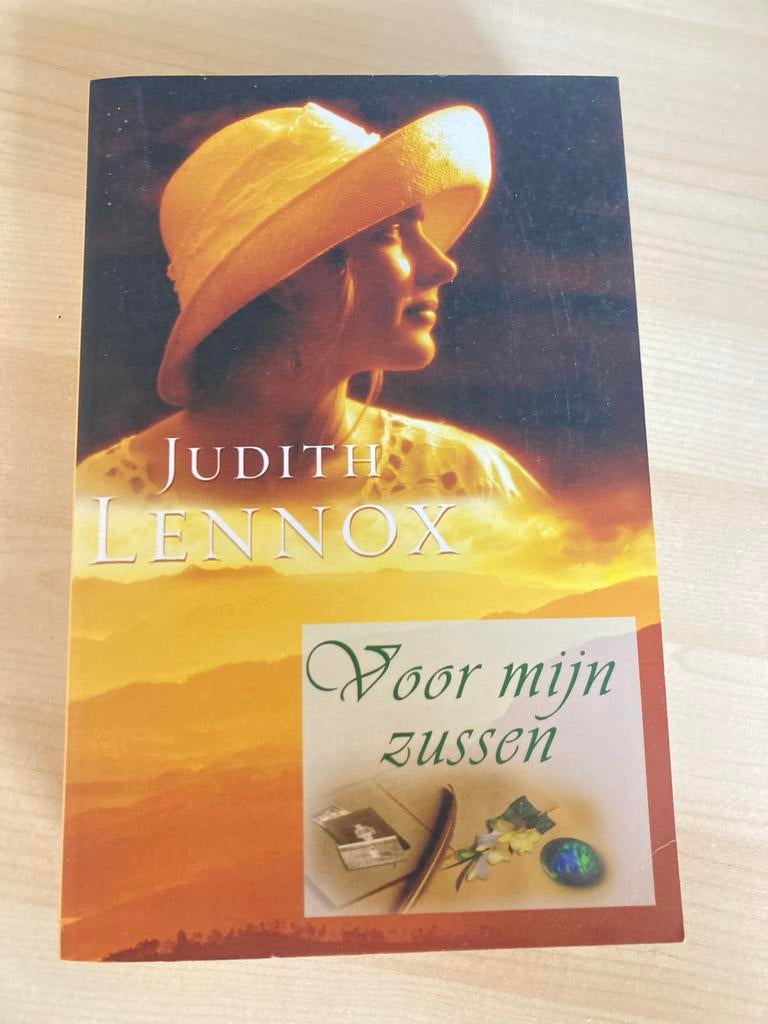 Judith Lennox - Voor mijn zussen, Ophalen of Verzenden, Zo goed als nieuw, Nederland