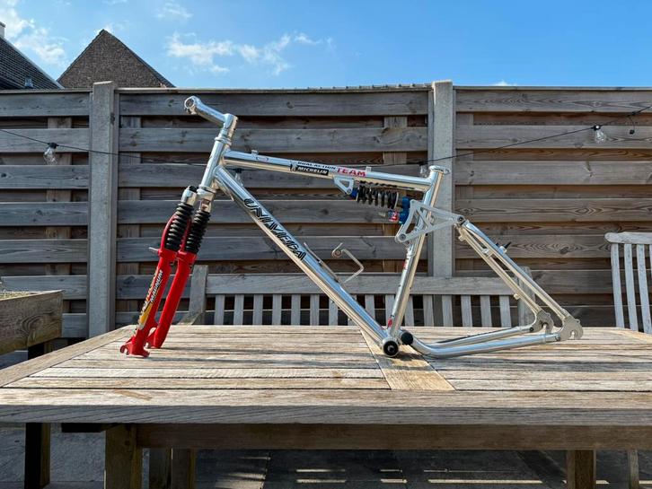 96 high end retro fully Univega dual action racing team, Fietsen en Brommers, Fietsonderdelen, Zo goed als nieuw, Mountainbike