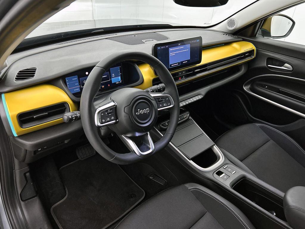Jeep Avenger 1st Edition 54 kWh | Navigatie | Parkeersensore, Gebruikt, 156 pk, Leder en Stof, Origineel Nederlands