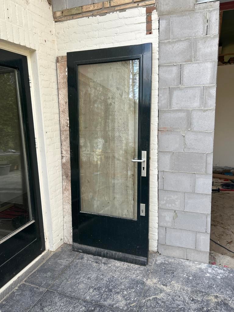 Groene buitendeur met glas, Doe-het-zelf en Verbouw, Deuren en Horren, Gebruikt, 80 tot 100 cm, Ophalen of Verzenden, Buitendeur