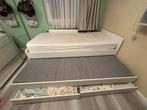 Ikea bedframe met onderbed en opberger, Huis en Inrichting, Slaapkamer | Bedden, Ophalen, Eenpersoons, Wit, 200 cm