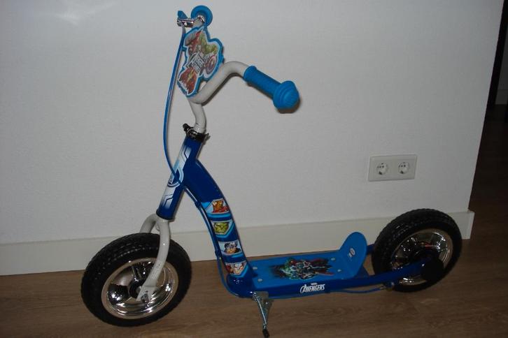 nieuw kinder step Marvel Avengers 10" wielen met rem, Fietsen en Brommers, Steps, Nieuw, Gewone step, Ophalen of Verzenden