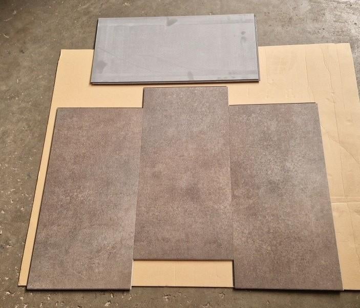 Restpartij 49 m2 Klik PVC Quick-Step Oxidized Rock AVST40235, Ophalen, Breestraat 2B 8710 Wielsbeke Belgium, Www.unilin.com, Nieuw