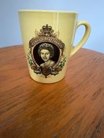 Queen Elisabeth Silver Jubilee beker, Ophalen of Verzenden, Zo goed als nieuw, Buitenland, Servies