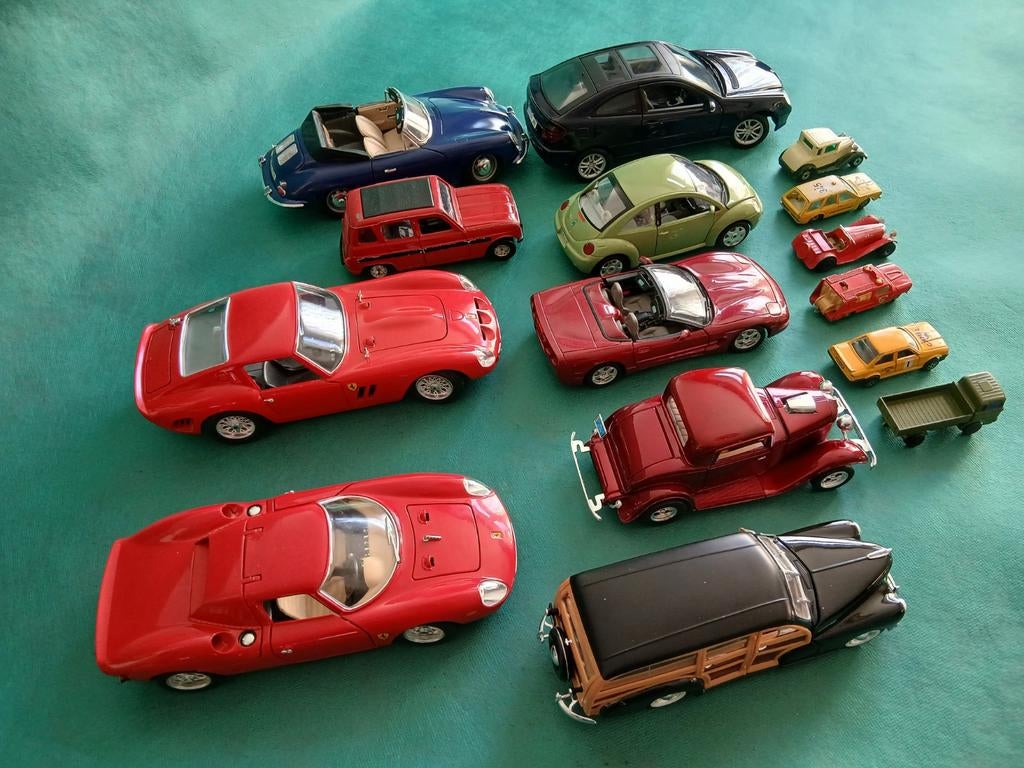 Modelauto's, 4x 1/18 en  5x 1/24, Ophalen, Auto, Bburago