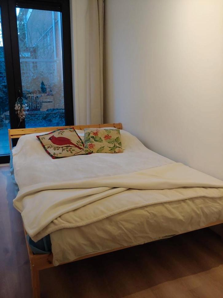 IKEA NEIDEN Bed, pine, 140x200 cm, Huis en Inrichting, Slaapkamer | Bedden, Zo goed als nieuw, Tweepersoons, 140 cm, 200 cm, Hout