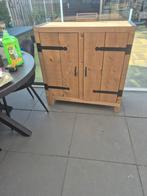 Leuk steigerhouten kastje met zwarte accessoires, Ophalen of Verzenden