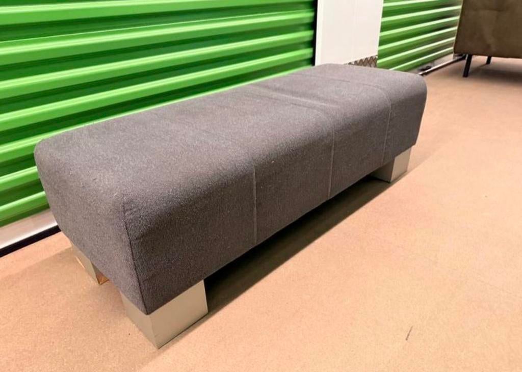 Grijze bench / voetenbank 50 euro !!, Gebruikt, 125 cm of meer, Ophalen of Verzenden, Stof
