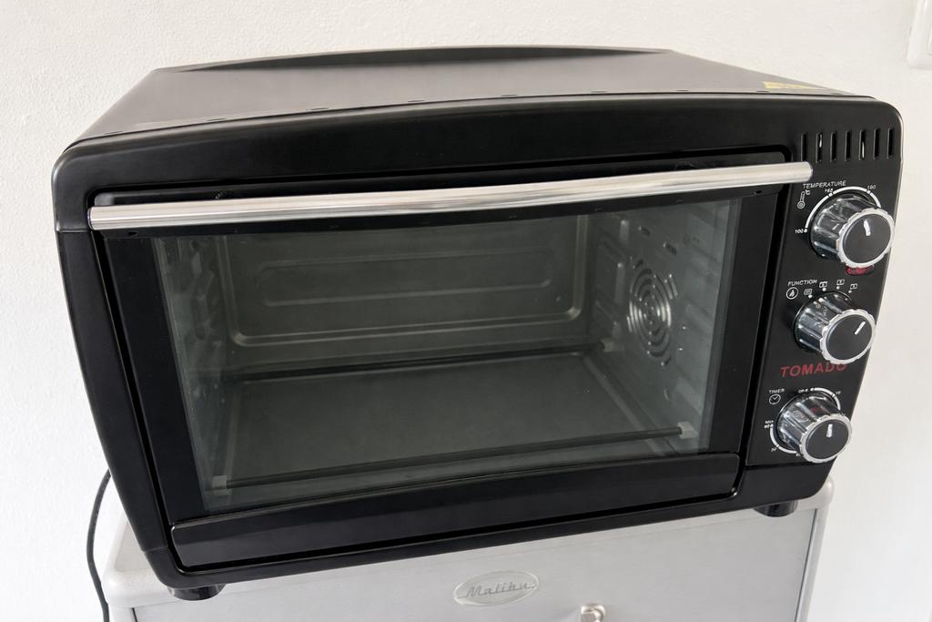 Tomado mini-oven - Compact en functioneel, Witgoed en Apparatuur, Ovens, Zo goed als nieuw, Vrijstaand, Oven, Minder dan 45 cm