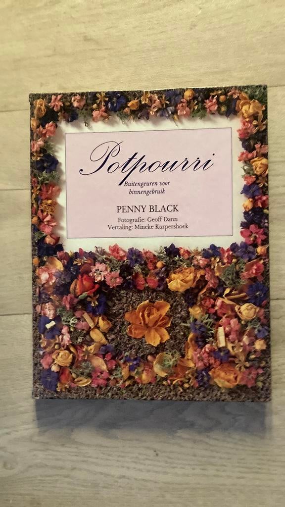 Boek over Potpourri maken, Ophalen of Verzenden, Zo goed als nieuw