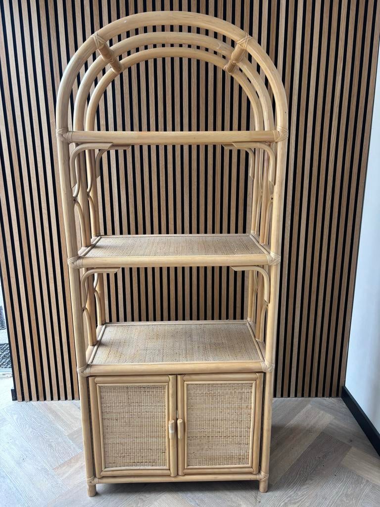 Rotan boog kast, Ophalen of Verzenden, Gebruikt