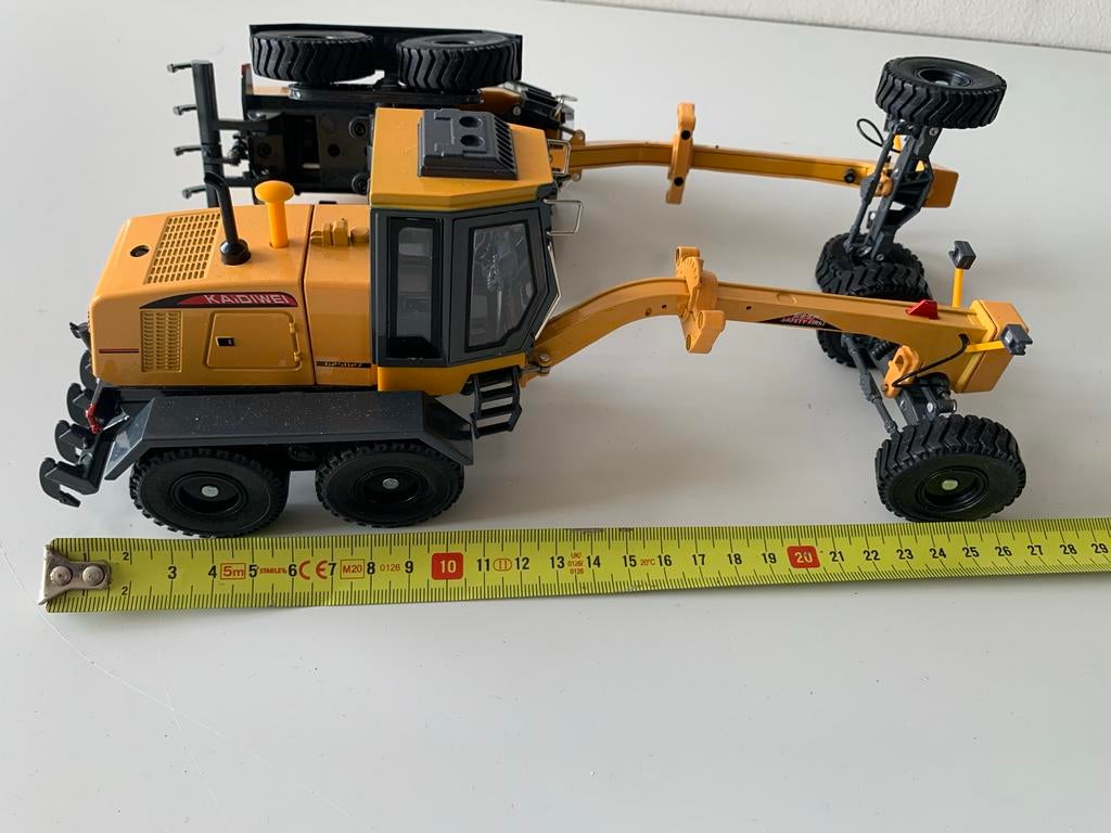 Grader 1:32 model, Ophalen of Verzenden, Zo goed als nieuw, Overige typen, Overige merken