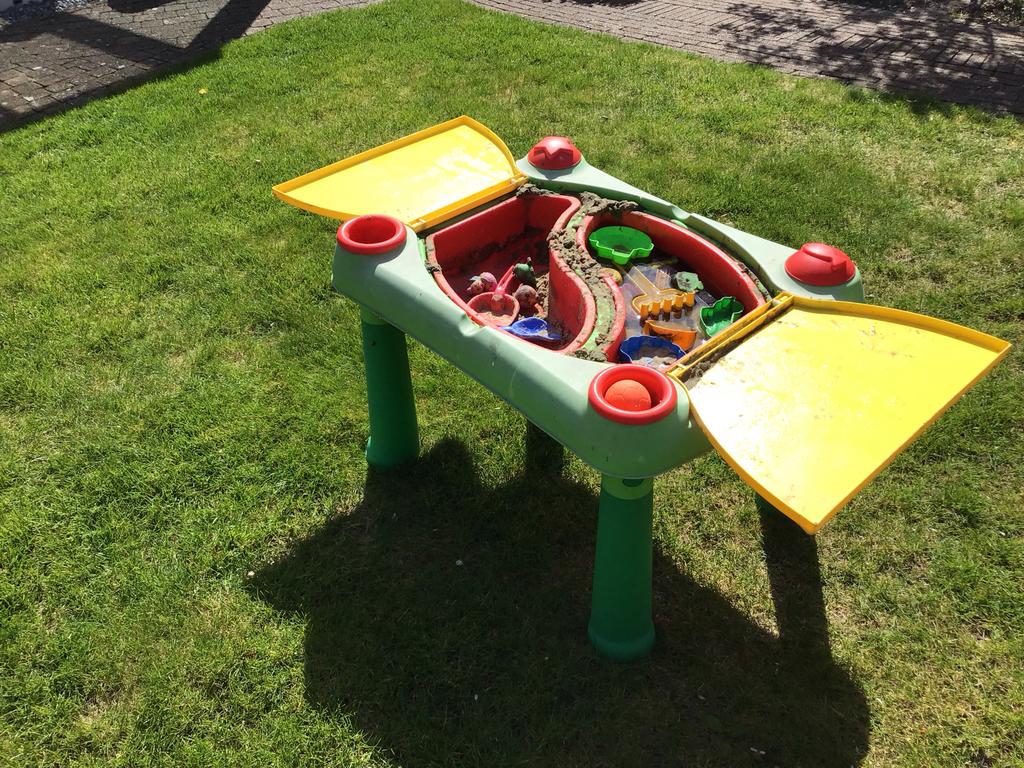 Zandtafel met deksel, Ophalen, Gebruikt