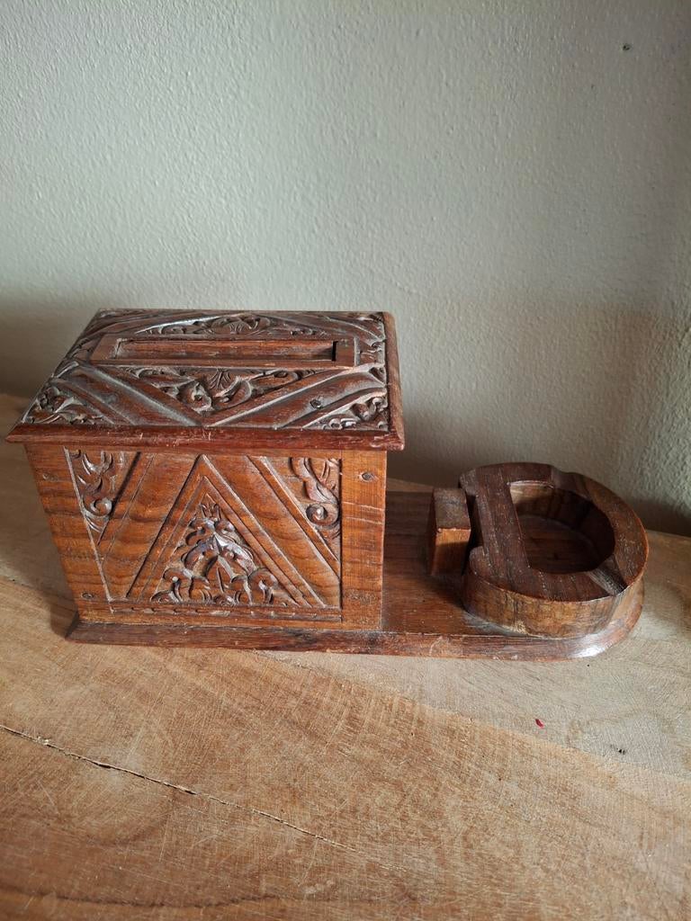 Antieke houten sigarettendispenser met asbak, Verzamelen, Rookartikelen, Aanstekers en Luciferdoosjes, Ophalen of Verzenden, Gebruikt