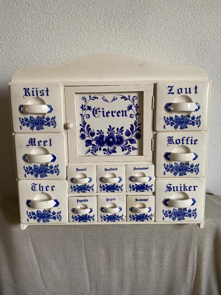 Kruidenkastje, Ophalen