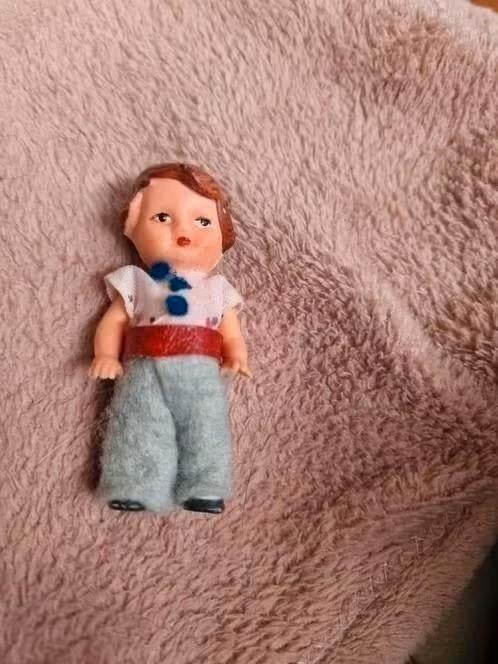 Poppenhuis miniatuur Ari popje nr 105, Ophalen of Verzenden