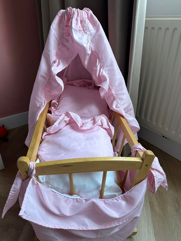 Houten poppenwiegje, Ophalen of Verzenden, Zo goed als nieuw, Babypop