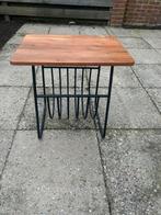 Henders & Hazel Bijzettafel met lectuurbak, Huis en Inrichting, Minder dan 55 cm, Gebruikt, Vierkant, Hout