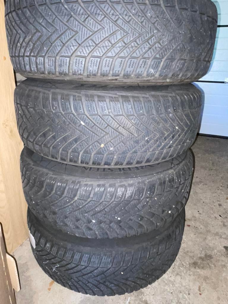 Winterbanden Volvo V60, Ophalen, Gebruikt