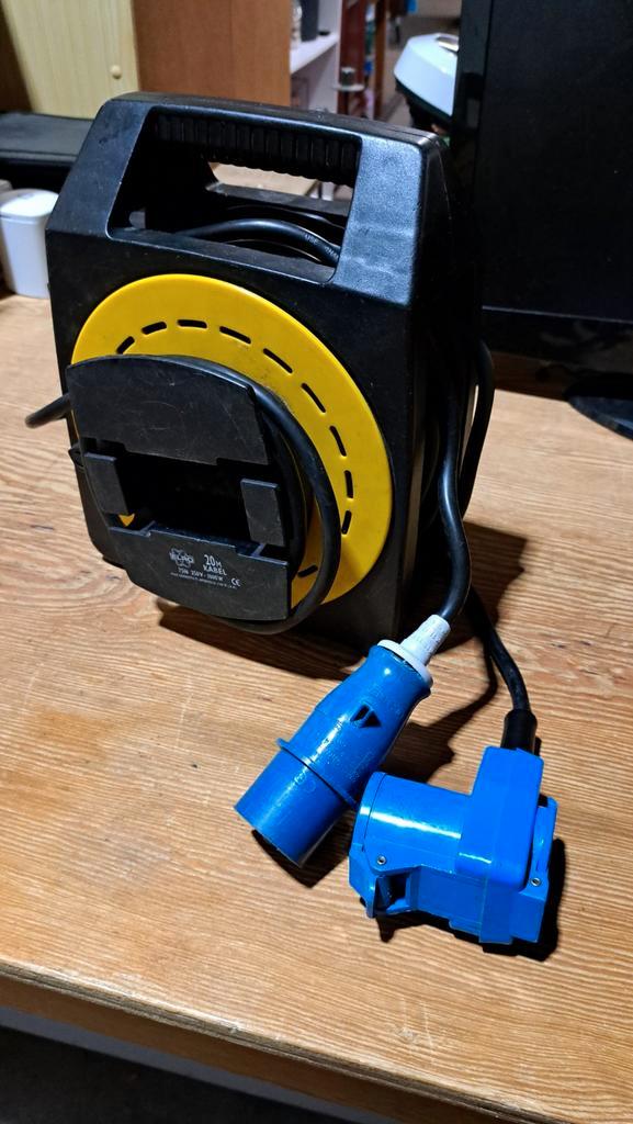 Verlengsnoer 20m op haspel met caravan stekkers, Caravans en Kamperen, Caravan accessoires, Gebruikt, Ophalen