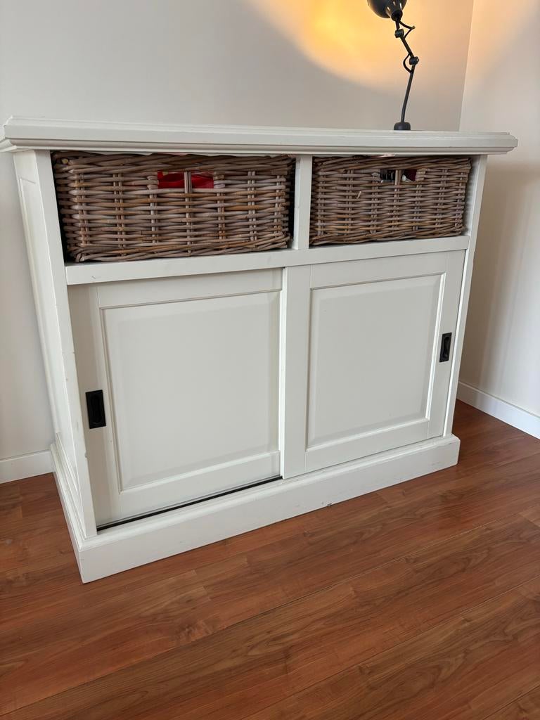 Buffetkast wit met schuifdeuren 75,-€ meeneem prijs, Huis en Inrichting, Kasten | Buffetkasten, Ophalen, Gebruikt, 100 tot 150 cm