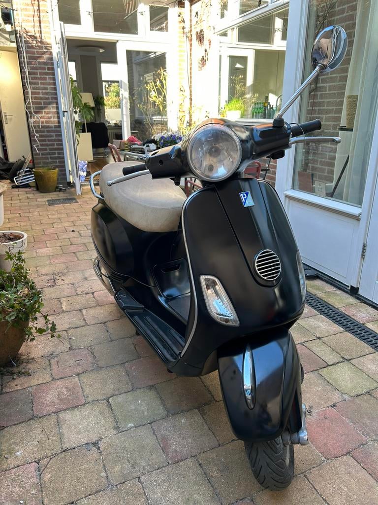 vespa lx 4t4v 50cc, Fietsen en Brommers, Ophalen of Verzenden, Zo goed als nieuw, Benzine, Vespa