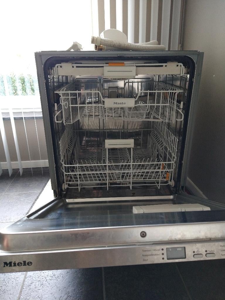 Miele vaatwasser (foutcode F84), Ophalen, Niet werkend, Inbouw, Minder dan 85 cm