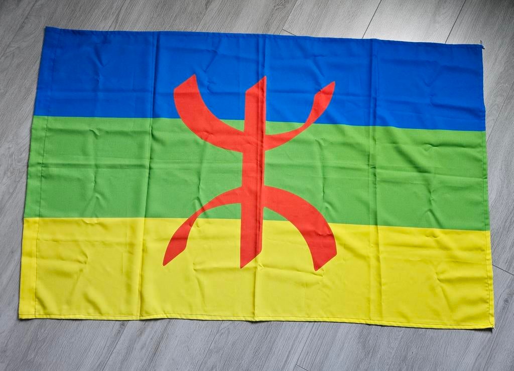 Opruiming: Nieuwe grote Rif vlag, Ophalen, Nieuw